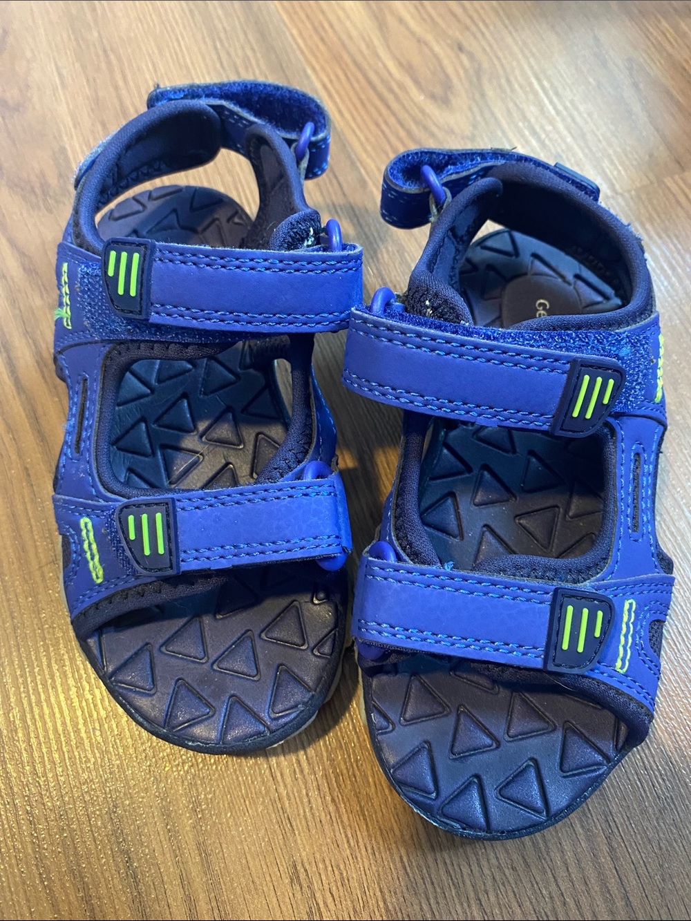 ✨8/$10. George Kids Blue Hook-and-Loop Sandals - Unbranded. Size 9